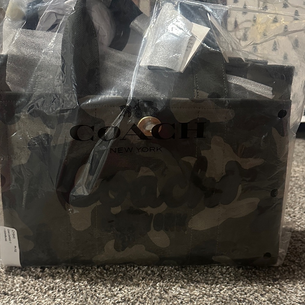 Coach Camouflage Medium in Black and Gray